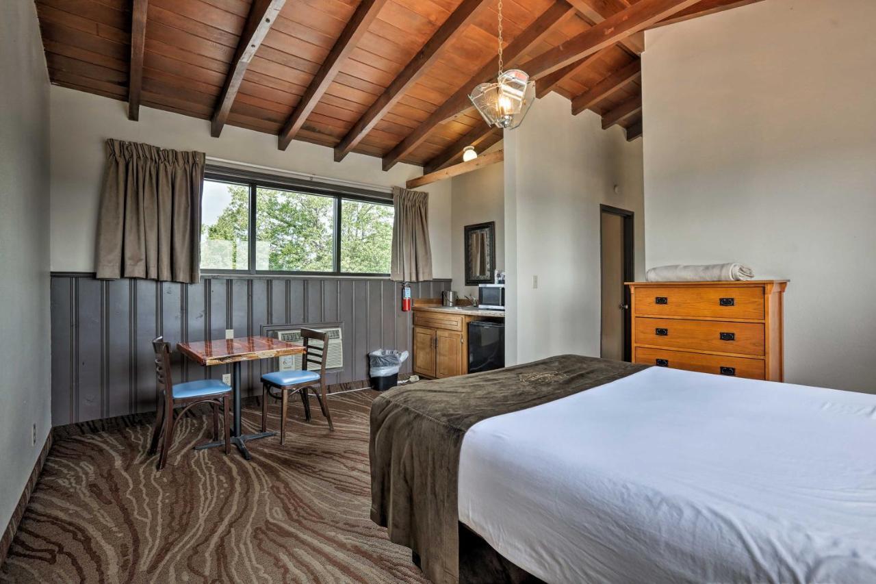 Burkesville Apt With Deck, Views And Pool Access! Екстериор снимка