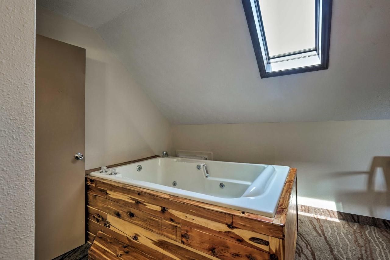 Burkesville Apt With Deck, Views And Pool Access! Екстериор снимка