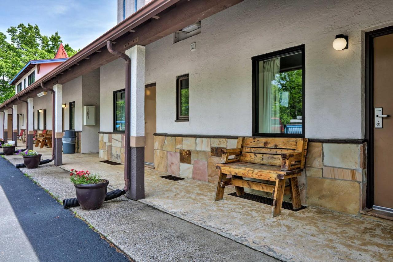 Burkesville Apt With Deck, Views And Pool Access! Екстериор снимка