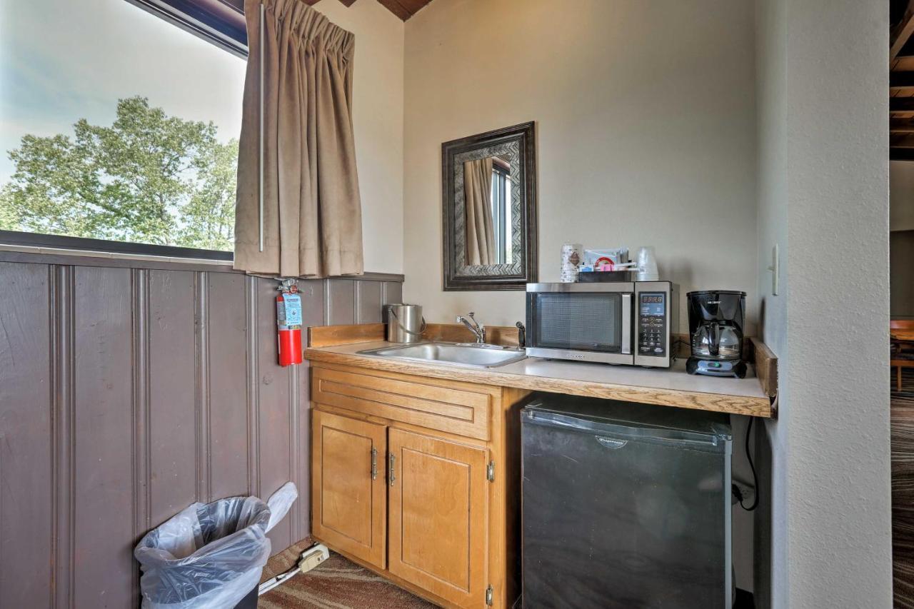 Burkesville Apt With Deck, Views And Pool Access! Екстериор снимка