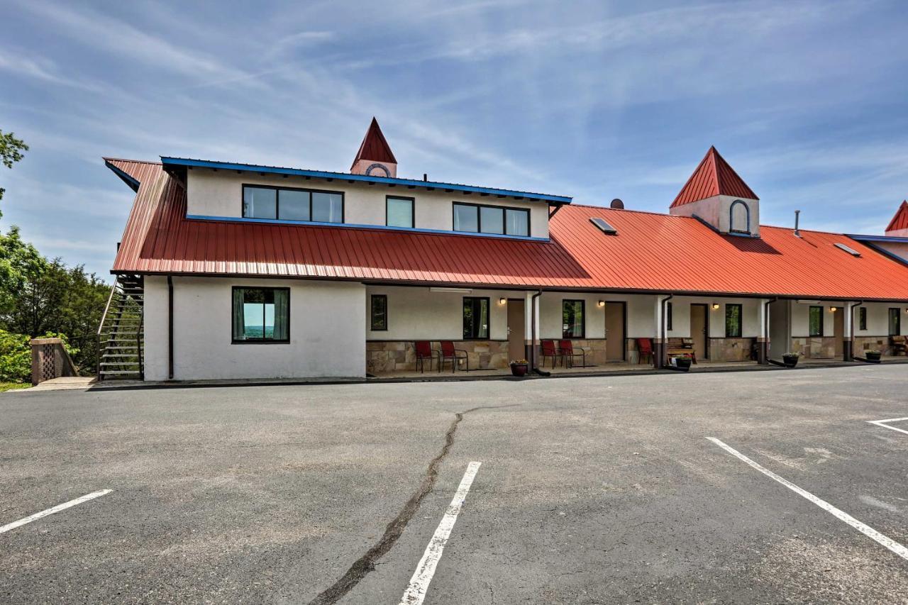 Burkesville Apt With Deck, Views And Pool Access! Екстериор снимка